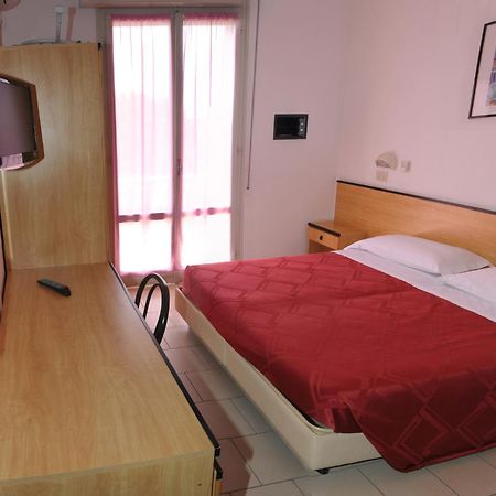 קרביה Hotel Levante מראה חיצוני תמונה