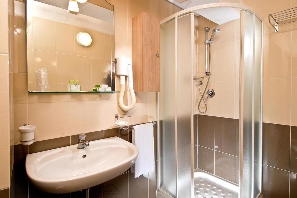 קרביה Hotel Levante חדר תמונה