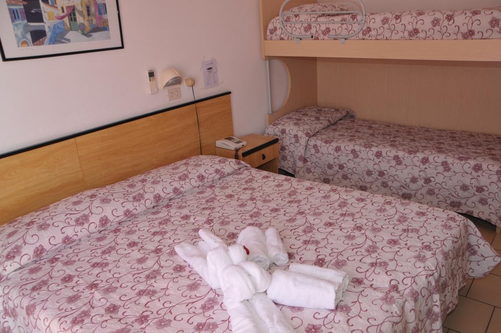 קרביה Hotel Levante מראה חיצוני תמונה