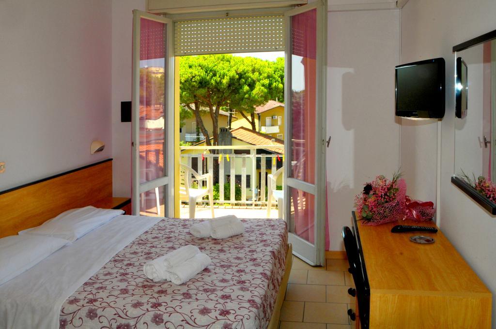 קרביה Hotel Levante מראה חיצוני תמונה