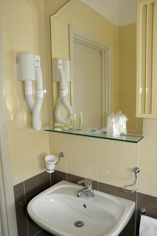 קרביה Hotel Levante מראה חיצוני תמונה