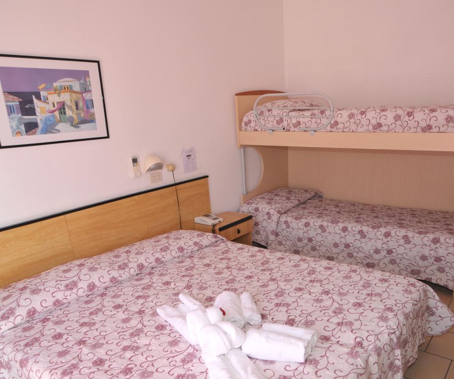 קרביה Hotel Levante מראה חיצוני תמונה