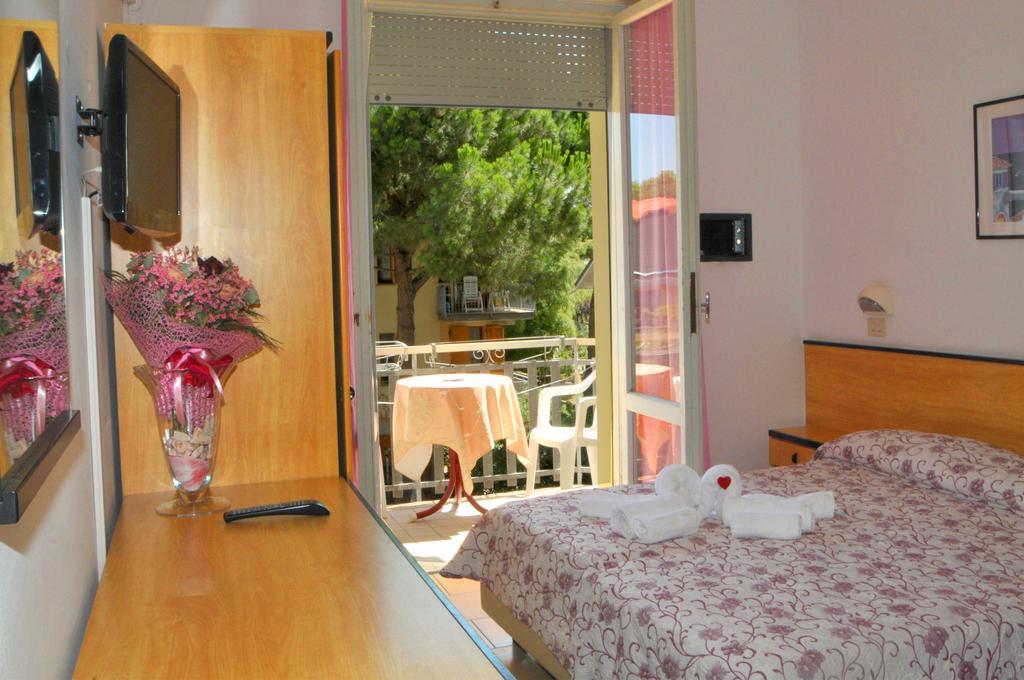קרביה Hotel Levante מראה חיצוני תמונה